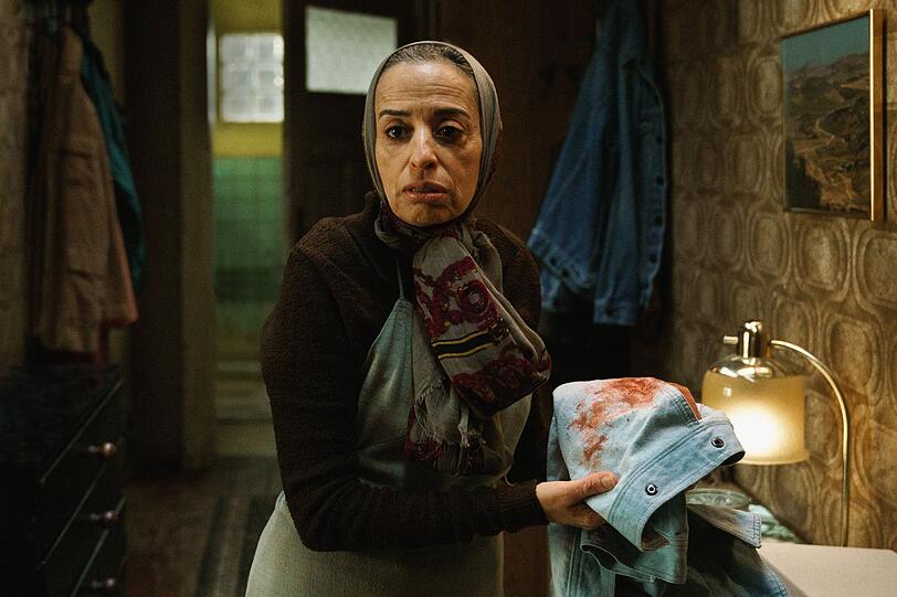 Gro&szlig;mutter Hanin (Fatima Khanfour) h&auml;lt den Familienladen zusammen - noch.