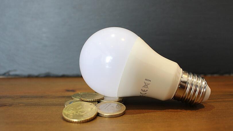 Überprüfen Sie Ihre Lampen auf ihre Energieeffizienz. Überprüfen Sie Ihre Lampen auf ihre Energieeffizienz.