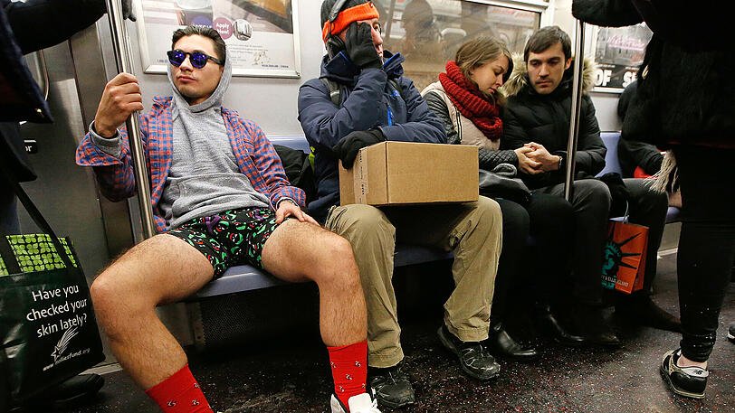 Berlin, London, Prag, New York: Auf der ganzen Welt fuhr man am Sonntag ohne Hose in der U-Bahn. Die Bilder der globalen Aktion.