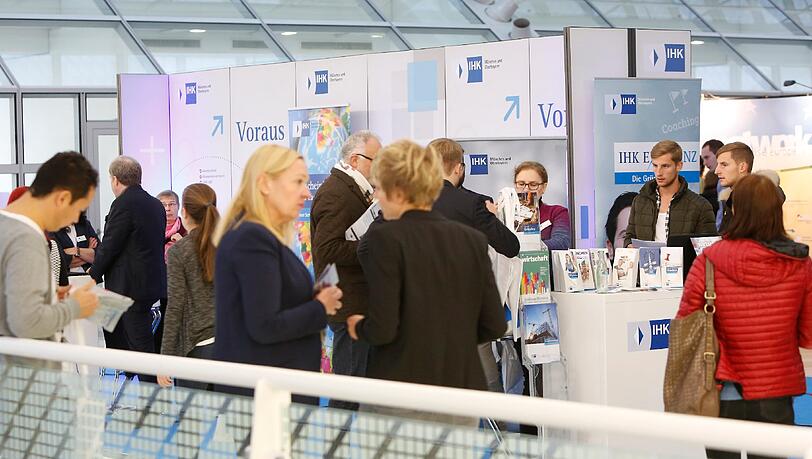 Jungunternehmer können sich bei über 40 Aussteller bei der Gründermesse IHK Existenz informieren. Jungunternehmer können sich bei über 40 Aussteller bei der Gründermesse IHK Existenz informieren.