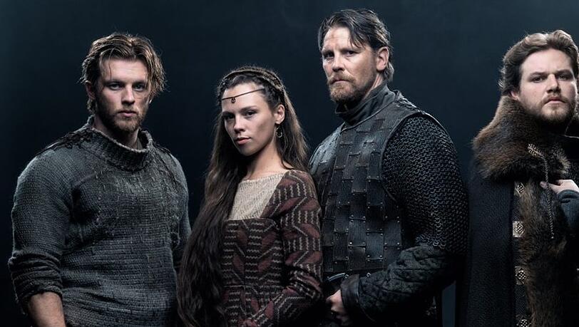 "Hagen": Jannis Niewöhner (l.) als Siegfried, Lilja van der Zwaag als Kriemhild und Gijs Naber als Hagen.
