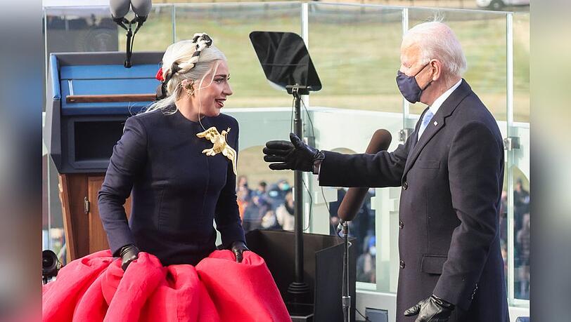 Lady Gaga ist auch bei der Amtseinführung von Joe Biden (re.) im Januar 2021 aufgetreten.