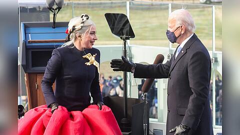 Lady Gaga ist auch bei der Amtseinführung von Joe Biden (re.) im Januar 2021 aufgetreten.