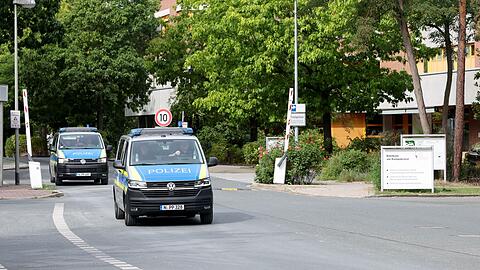 Am Morgen wurde der Mann zurück in die Psychiatrie gebracht.