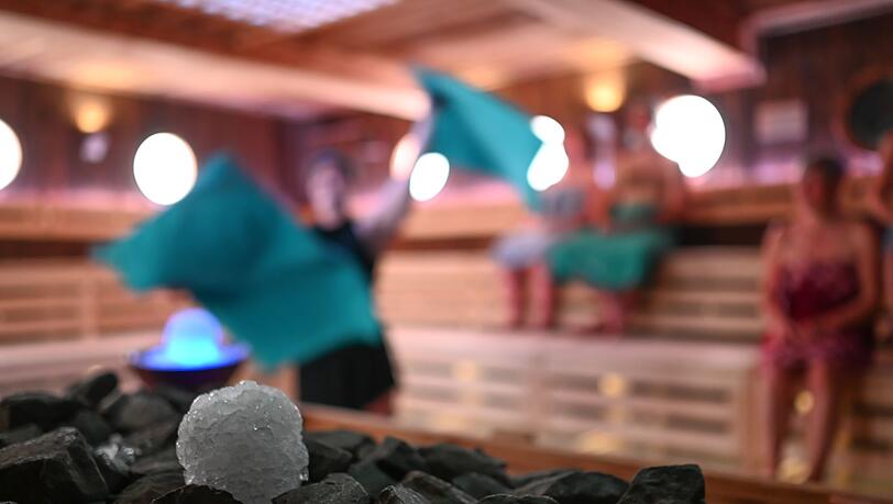 Nacktaufnahmen in einer Sauna sind bislang nicht strafbar. (Symbolbild)