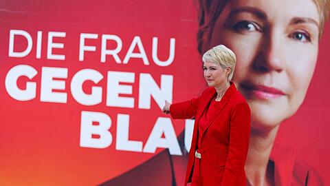 Schwesig pr&auml;sentiert sich als Frau gegen Blau und kann gegen den Trend der SPD im Bund Stimmen sammeln.