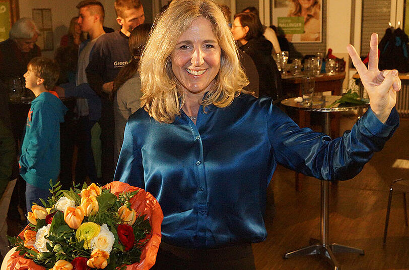 &bdquo;Mit diesem guten Ergebnis werden wir selbstbewusst in die Verhandlungen gehen&ldquo;: Die grüne Spitzenkandidatin Sabine Nallinger am Wahlabend in Siegerpose.