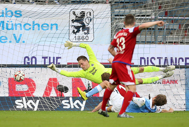 Das 0:1 blies den Löwen fast schon die Lichter aus: Nach dem Rückstand durch Kiels Kapitän Kazior (16.) brauchten die Löwen nach dem 0:0 im Hinspiel zwei Treffer zur Rettung.