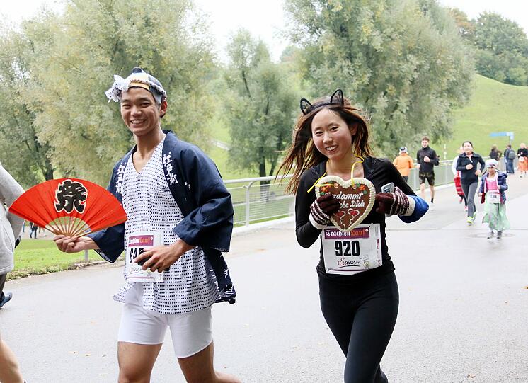 Die Bilder vom Trachtenlauf.