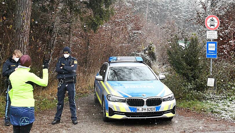 Die Mordkommission übernahm die Ermittlungen. Die Mordkommission übernahm die Ermittlungen.
