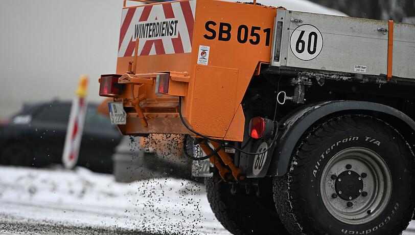 Auch das Wochenende startet mit Glättegefahr. Auch das Wochenende startet mit Glättegefahr.