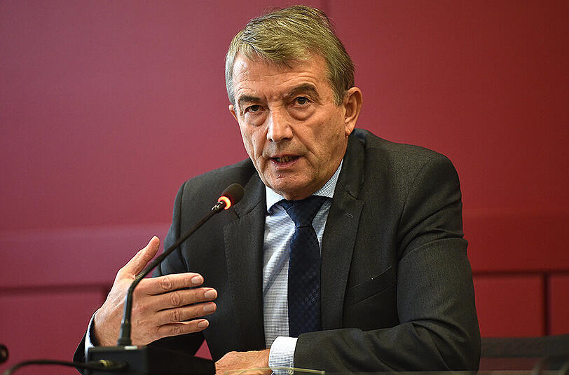 DFB-Präsident in Erklärungsnot: Auch nach der Pressekonferenz am Donnerstag bleiben offene Fragen.