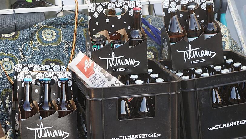 Viel Bier – und oben drauf gibt es eine AZ. Viel Bier – und oben drauf gibt es eine AZ.