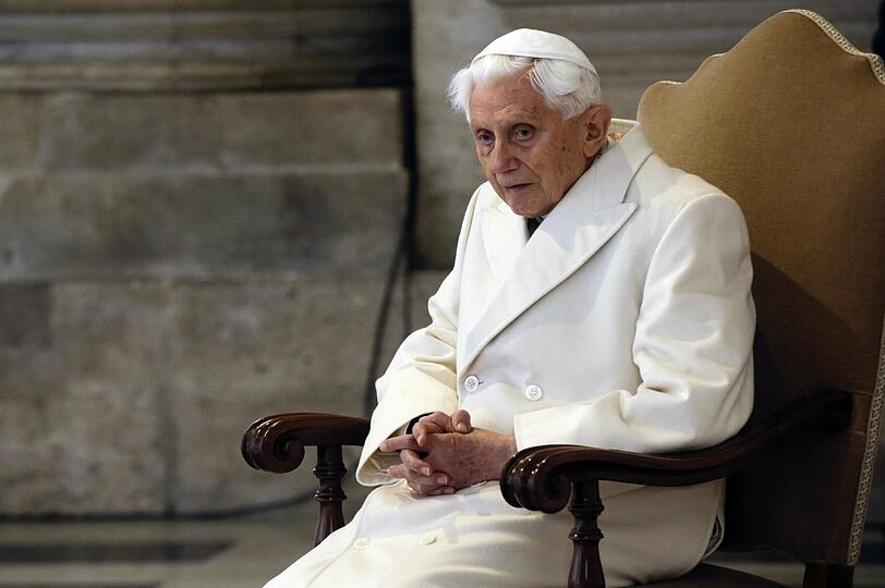 "Es war natürlich immer auch eine Last", sagt Benedikt XVI. seinem Biografen über sein Pontifikat.