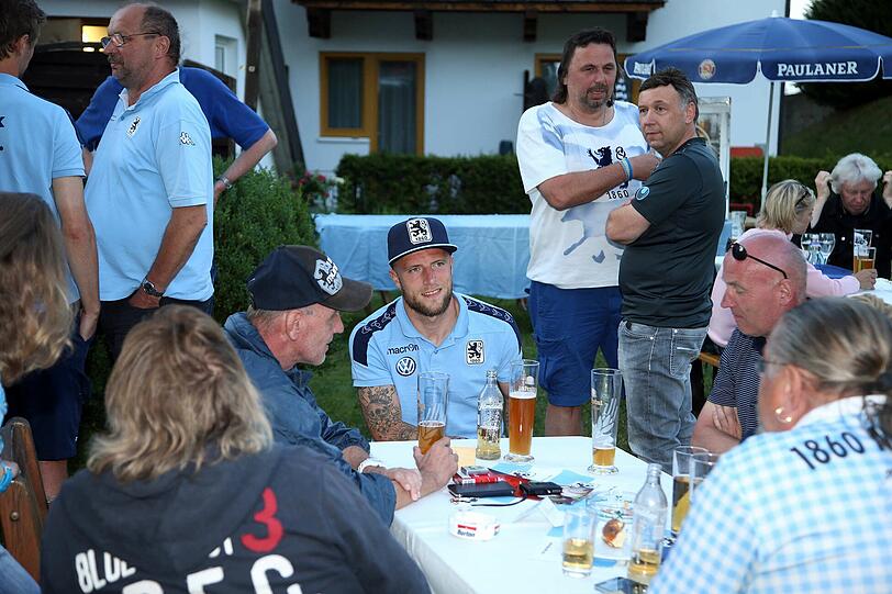 Beim Fan-Abend amüsierten sich die Löwen-Profis in entspannter Atmosphäre mit ihren Fans.