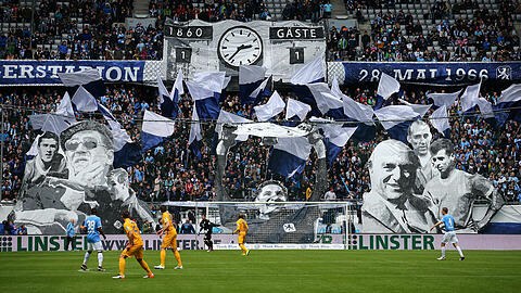 Choreo-Doping für die Löwen-Profis: Mit dieser imposanten Kulisse trieben die Fans die Sechzger zum 1:0-Heimsieg gegen Eintracht Braunschweig am 24. April 2016.