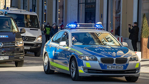 Die Polizei war mit einem Großaufgebot vor Ort. (Symbolbild)