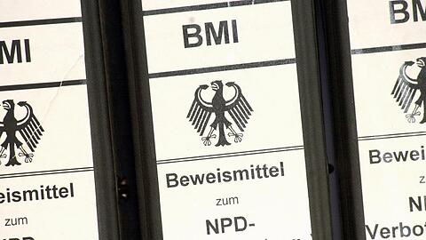 Beim ersten Verfahren gegen die NPD 2002 hatten alle drei Verfassungsorgane einen Antrag auf ein Verbot der rechtsextremen Partei gestellt.