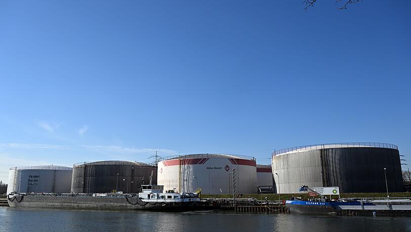 Ihre strategischen &Ouml;lreserven geben Volkswirtschaften jeweils in Krisensituationen frei, um den &Ouml;lmarkt zu stabilisieren oder auf Versorgungsengp&auml;sse zu reagieren. (Archivbild)