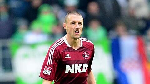 Timmy Simons setzte mit seinem 1:2 das Startsignal zur Aufholjagd des FCN beim VfL Wolfsburg.