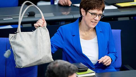 CDU-Chefin Annegret Kramp-Karrenbauer und Arbeitsminister Hubertus Heil (SPD).