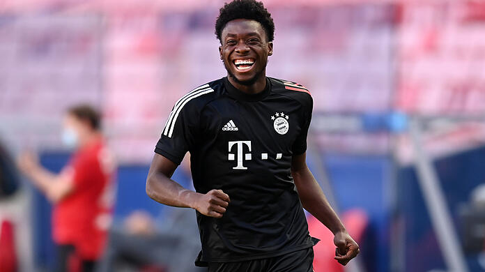 Hat gut lachen: Alphonso Davies vom FC Bayern.