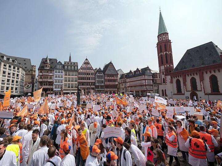 Klinikärzte streiken in Frankfurt am Main.