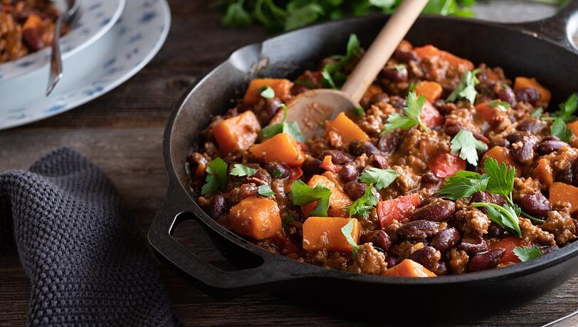 Dieser Eintopf ist einfach zubereitet und voller Geschmack.