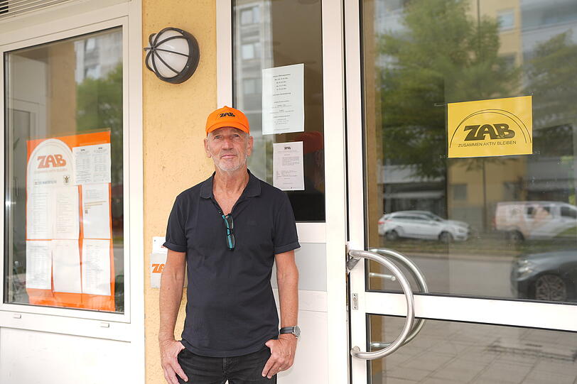 Freddy Körner vom ZAB weiß, dass andere Städte München um sein Angebot für Senioren beneiden. Doch, wie es aussieht, werden nicht alle Einrichtungen bleiben. Freddy Körner vom ZAB weiß, dass andere Städte München um sein Angebot für Senioren beneiden. Doch, wie es aussieht, werden nicht alle Einrichtungen bleiben.