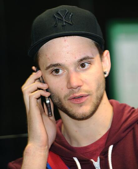 Achter Platz! Roman Lob ist nach seinem Auftritt beim Eurovision Song Contest wieder in Deutschland angekommen.