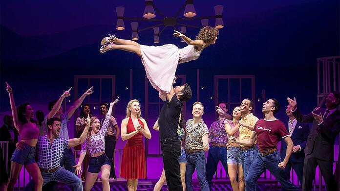 Deike Darrelmann und Máté Gyenei als charmantes Paar in "Dirty Dancing".