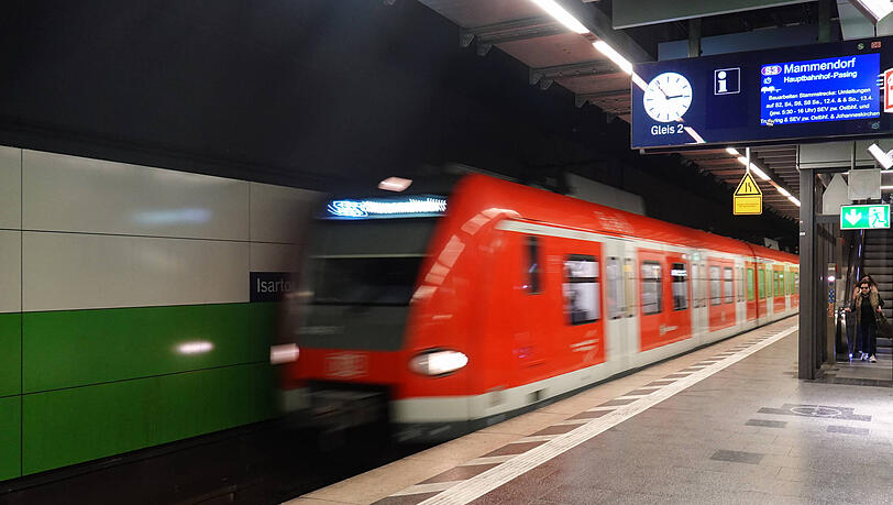 Hier am Isartor sprang der Angreifer aus der S-Bahn und war verschwunden. Hier am Isartor sprang der Angreifer aus der S-Bahn und war verschwunden.