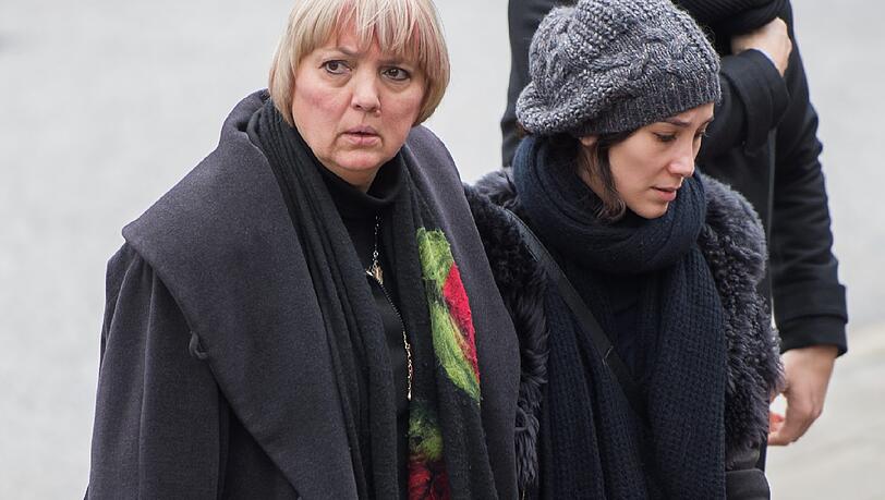 Grünen-Chefin Claudia Roth (l.) und die Schauspielerin Sibel Kekilli Grünen-Chefin Claudia Roth (l.) und die Schauspielerin Sibel Kekilli