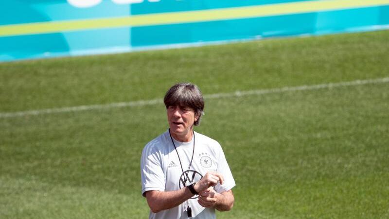 Joachim Löw wird vor dem Abflug nach London noch am taktischen Feinschliff feilen.