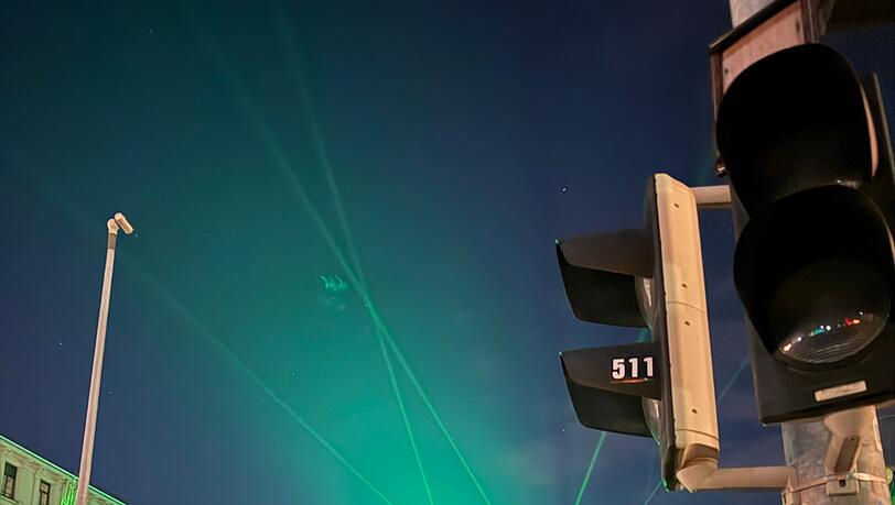 Die Lasershow auf der Silvestermeile war von Weitem zu sehen. Die Lasershow auf der Silvestermeile war von Weitem zu sehen.