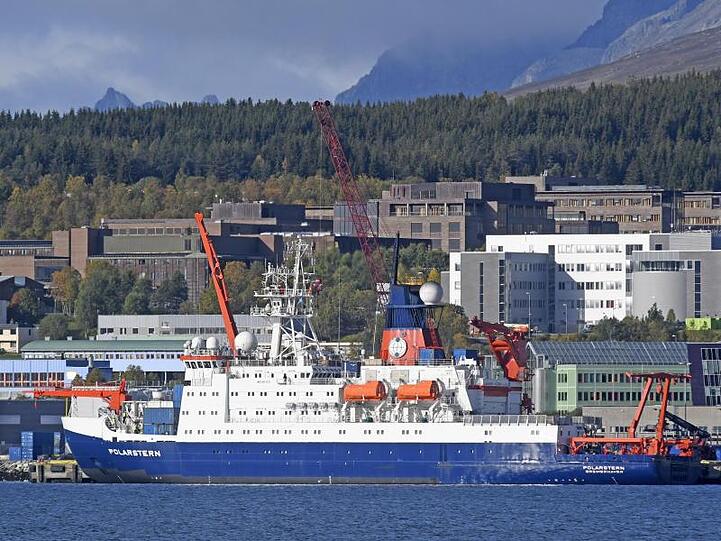 Das deutsche Forschungsschiff "Polarstern" vor Tromso in Norwegen.