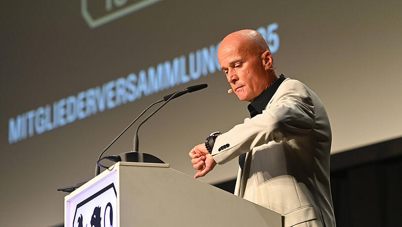 Es braucht noch ein bisserl Geduld beim TSV 1860 um Ex-Präsident Robert Reisinger. Es braucht noch ein bisserl Geduld beim TSV 1860 um Ex-Präsident Robert Reisinger.