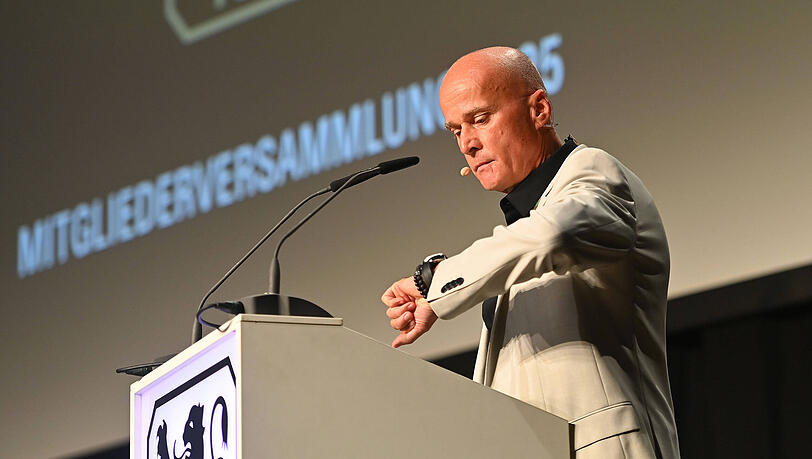 Es braucht noch ein bisserl Geduld beim TSV 1860 um Ex-Präsident Robert Reisinger. Es braucht noch ein bisserl Geduld beim TSV 1860 um Ex-Präsident Robert Reisinger.