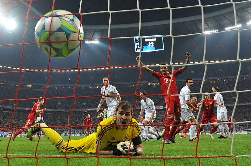 Das 1:0: Aus dem Hintergrund hatte Franck Ribéry (zweiter von rechts) den Ball ins Tor der Madrilenen gehämmert.