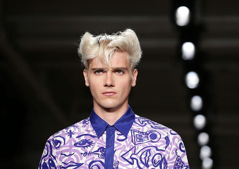 Neben skurrilen Haarkreationen gibt es auch bei Jeremy Scott ...