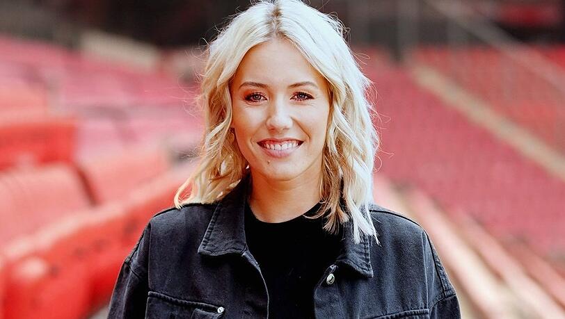 Nach zwei Monaten Babypause zurück im TV: Sport-Moderatorin Laura Papendick.