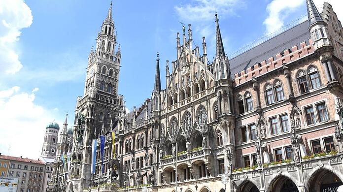 München muss sparen: Im Haushaltsjahr 2024 zeichnet sich ein Minus 118 Millionen Euro ab, erklärt Stadtkämmerer Christoph Frey am Donnerstag.