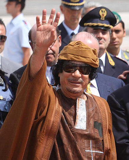 ...wagte er mit seinem ersten Besuch in Rom (Italien) eine Annäherung an Europa. Damals ging es auch um die Flüchtlingsproblematik auf der Mittelmeer-Insel Lampedusa. Gaddafi bekam...