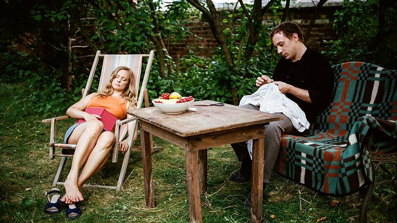 Evelyn (Anne Kanis) und Adam (Florian Teichtmeister).