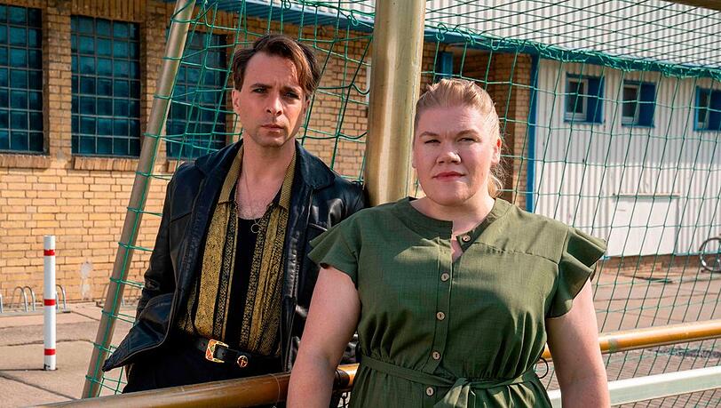 "Polizeiruf 110: Spiel gegen den Ball": Die Kriminalkommissare Vincent Ross (André Kaczmarczyk, l.) und Alexandra Luschke (Gisa Flake) ermitteln in einem Mordfall in Küstrin.