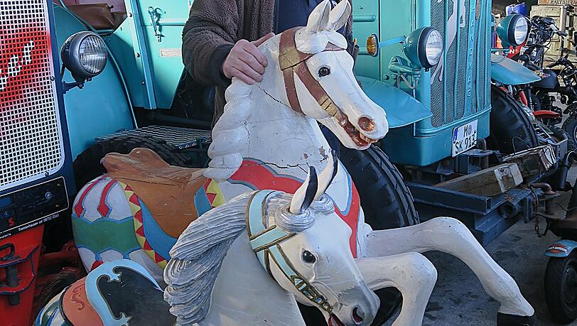 Schausteller-Chef Siegfried Kaiser steuerte auch Karussellpferde bei.