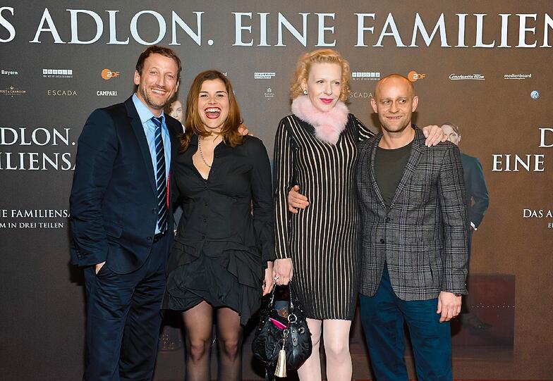 Johann von Bülow, Katharina Wackernagel, Sunnyi Melles und Jürgen Vogel Premiere des dreiteiligen Epos "Das Adlon - Eine Familiensaga&ldquo; im Cine Star in Sony Center in Berlin.