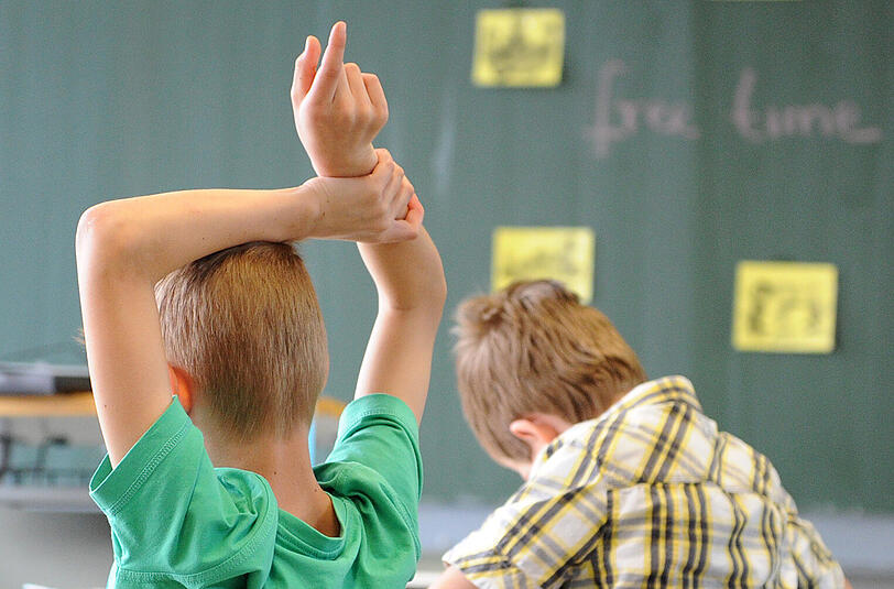 Fünftklässler an einem Gymnasium: Eine neue internationale Studie vergleicht Bildungssysteme. Foto: Daniel Bockwoldt/Archiv