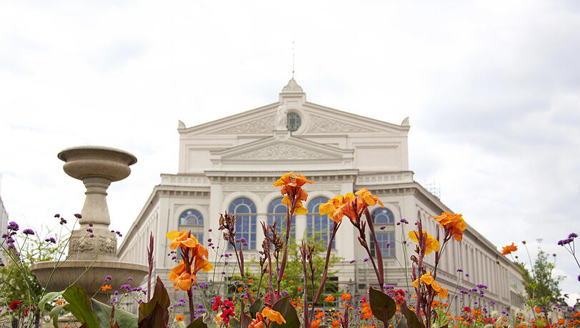 Das Staatstheater am Gärtnerplatz ist eine von 61 baulichen Anlagen in München mit Photovoltaik auf dem Dach.