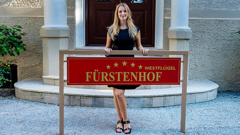 Lily Lück ist als Zoe de Lavalle bei "Sturm der Liebe" zu sehen